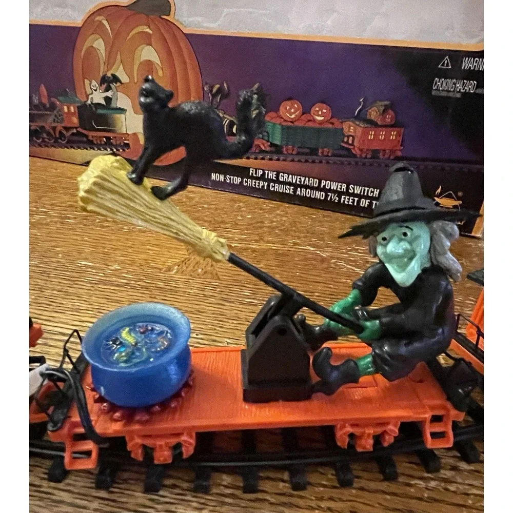 Vtg New Bright Haunted Halloween Express Train Set 1995 Lights Spooky CIB Works